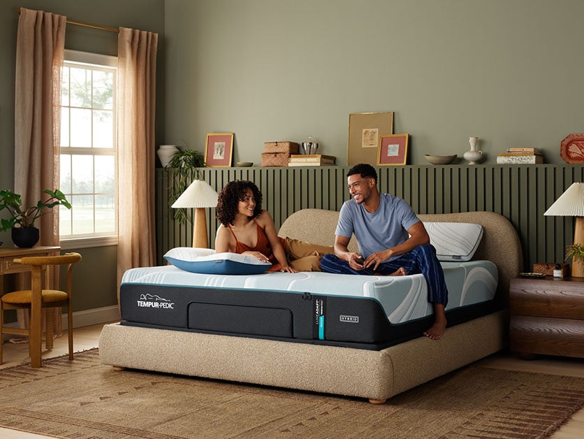 TEM_2024_Pillow_Adapt_ProLo_ProHi_Lifestyle_MAR24_08_wBar_5x7_4_18_2025_4_12_39_PM