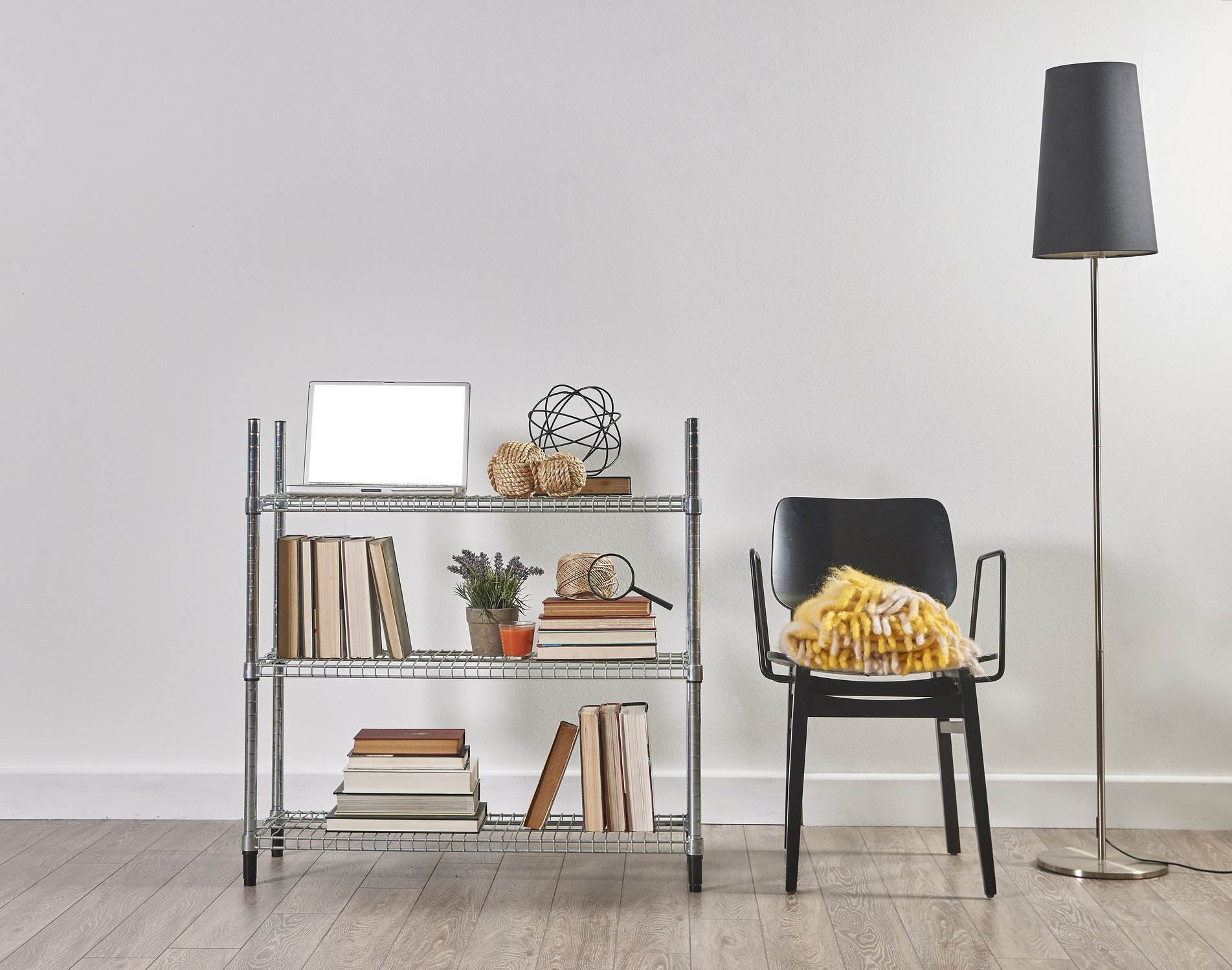 decorating bookshelves